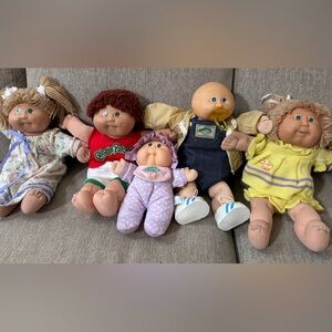Lot (5) Vintage 1980s+ Cabbage Patch Kids Xavier Roberts Signed, Orig. Outfits